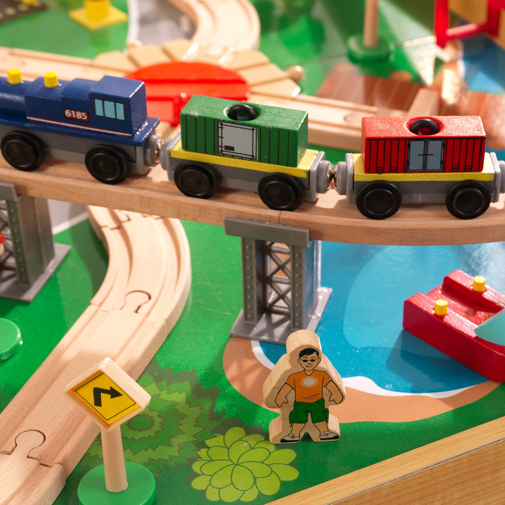 adventure-town-railway-set-table8 adventure-town-railway-set-table8
