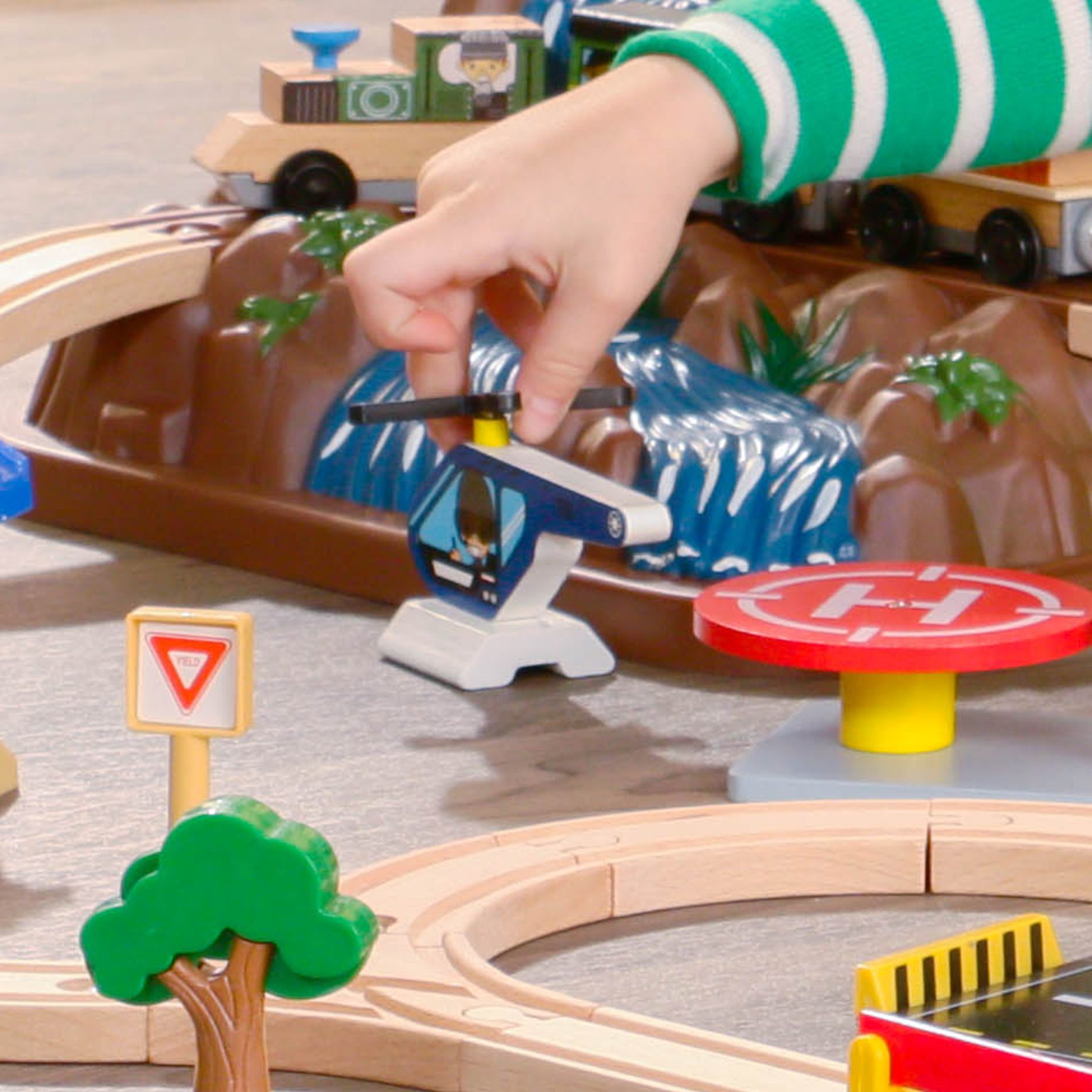 bucket-top-mountain-train-set5 bucket-top-mountain-train-set5