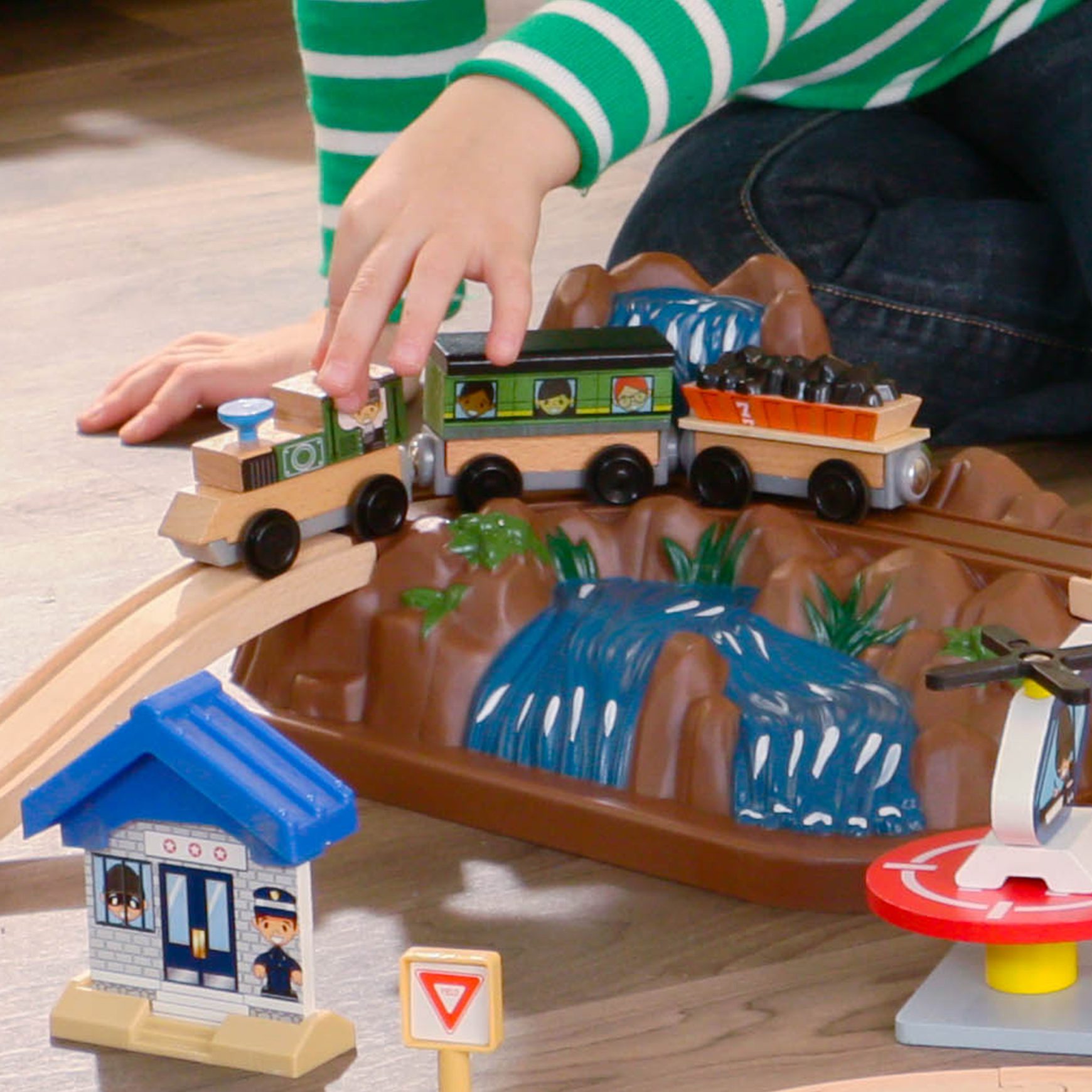 bucket-top-mountain-train-set6 bucket-top-mountain-train-set6