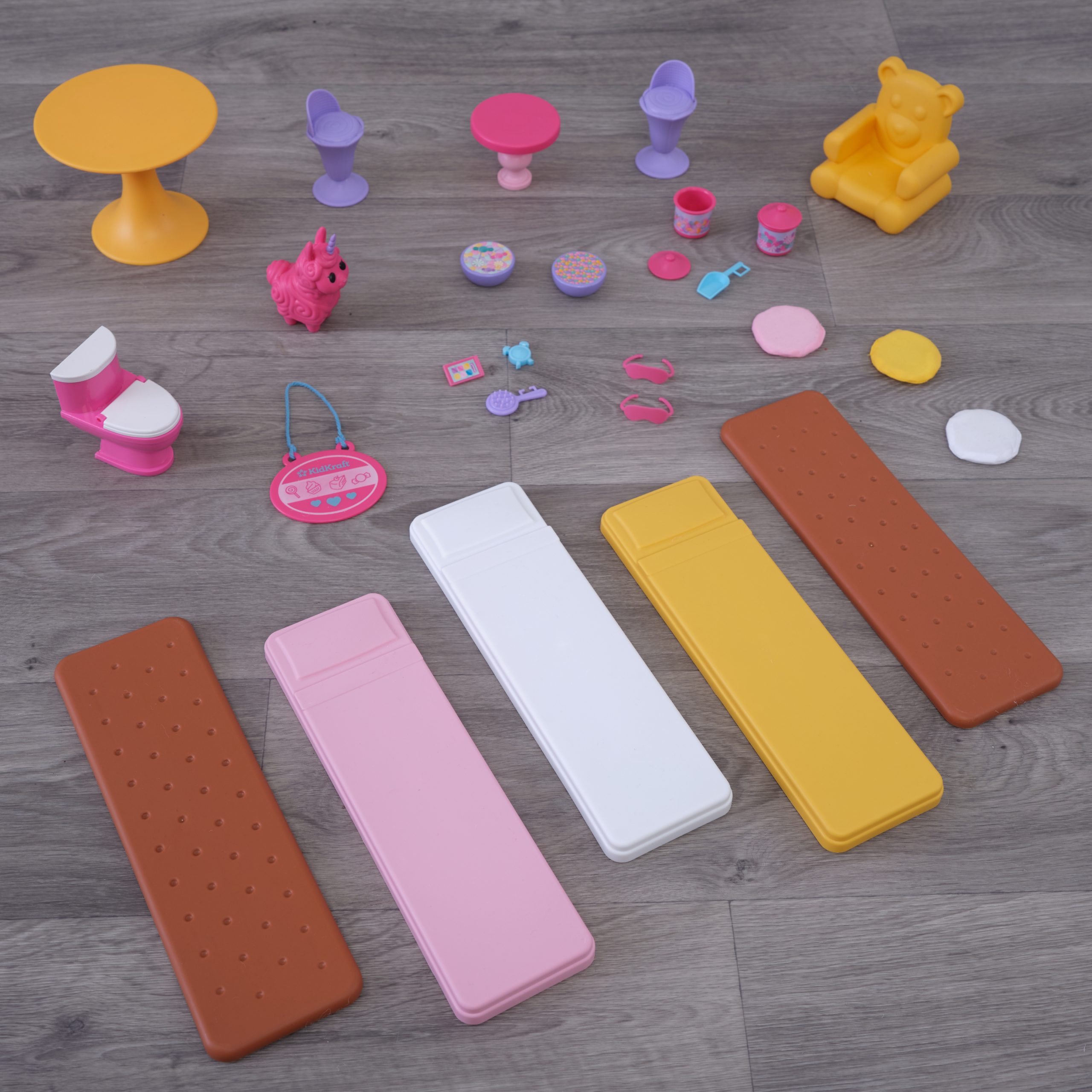candy-castle-dollhouse9 candy-castle-dollhouse9