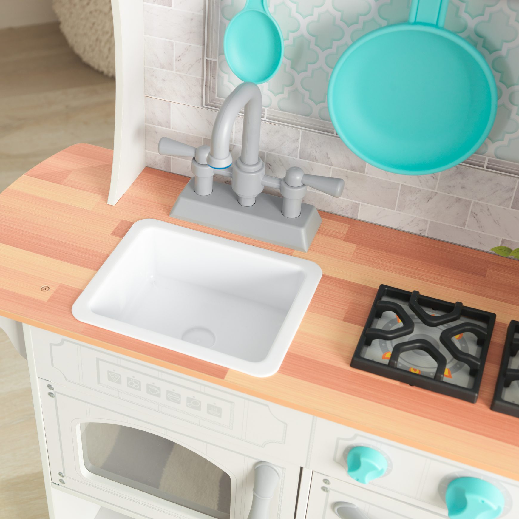 countryside-play-kitchen-with-ez-kraft-assembly9 countryside-play-kitchen-with-ez-kraft-assembly9