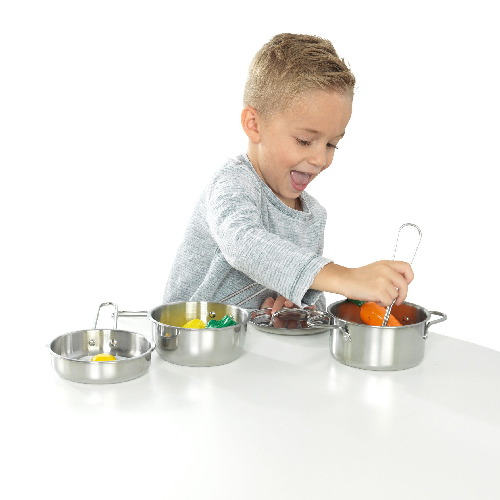 deluxe-cookware-set-with-food1 deluxe-cookware-set-with-food1