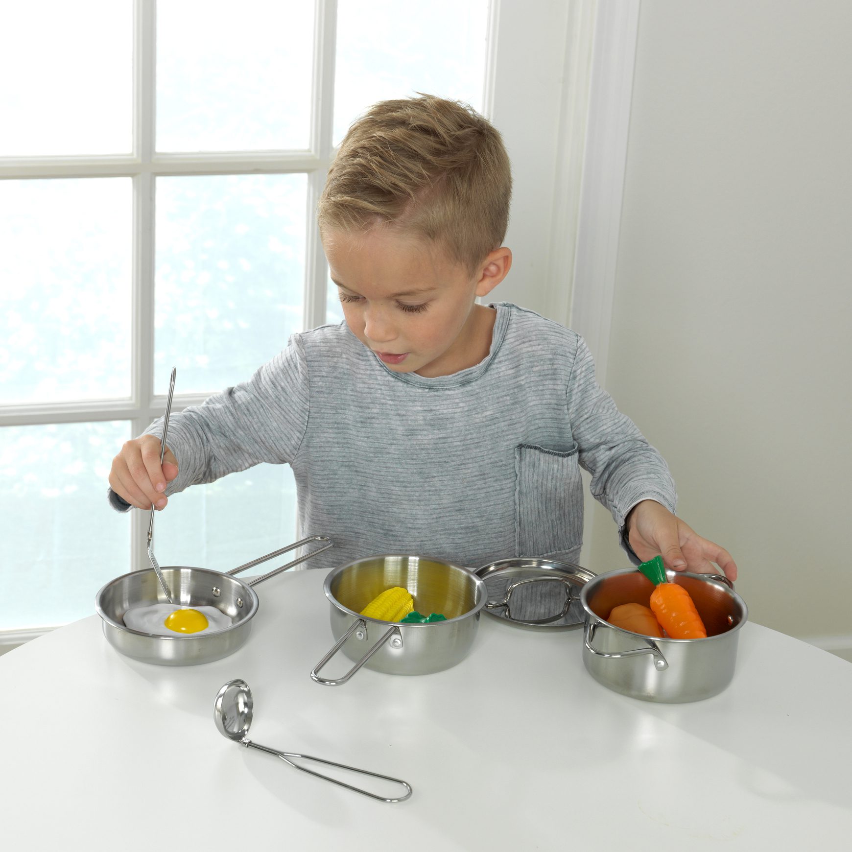deluxe-cookware-set-with-food3 deluxe-cookware-set-with-food3