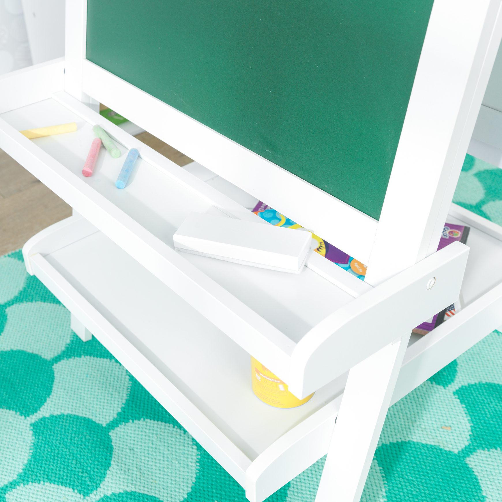 deluxe-wooden-easel-white92 deluxe-wooden-easel-white92