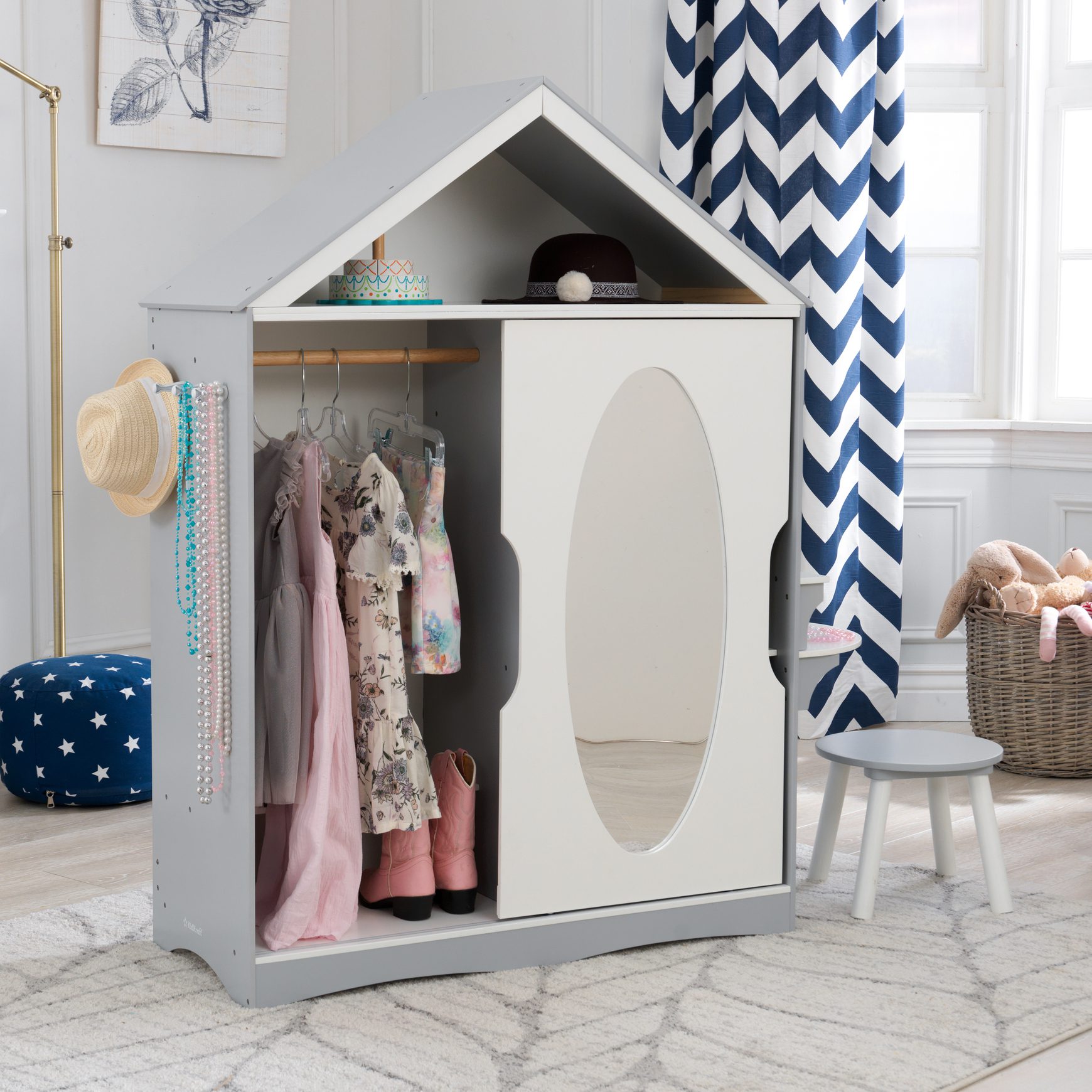 dress-up-armoire-and-vanity7 dress-up-armoire-and-vanity7