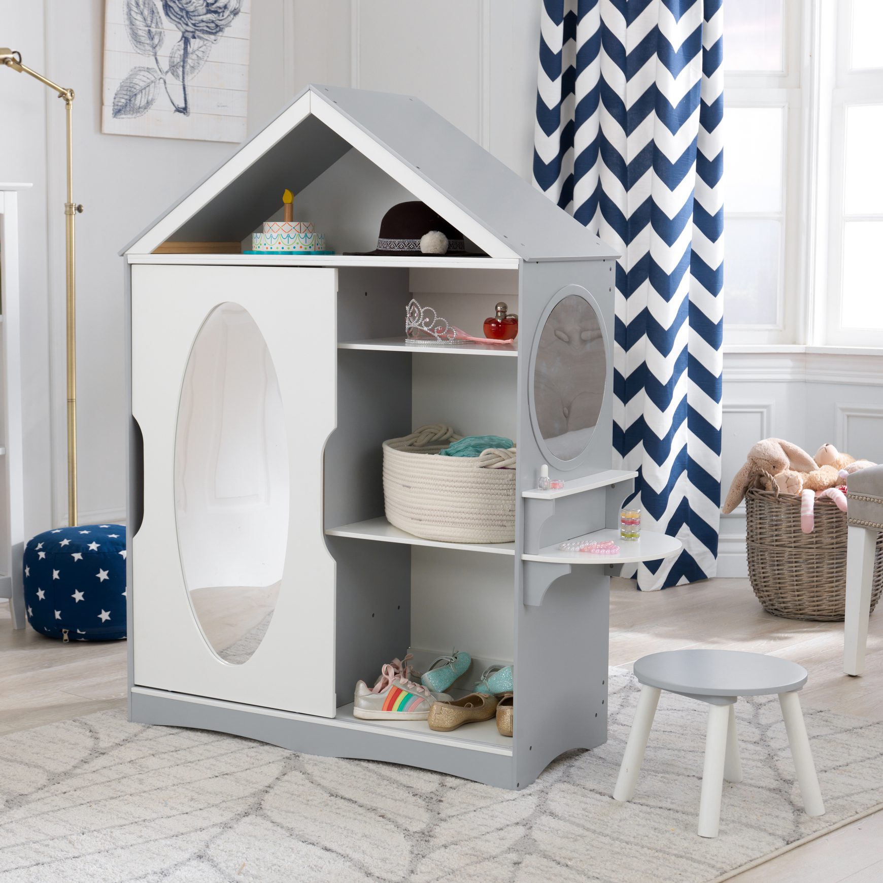 dress-up-armoire-and-vanity8 dress-up-armoire-and-vanity8
