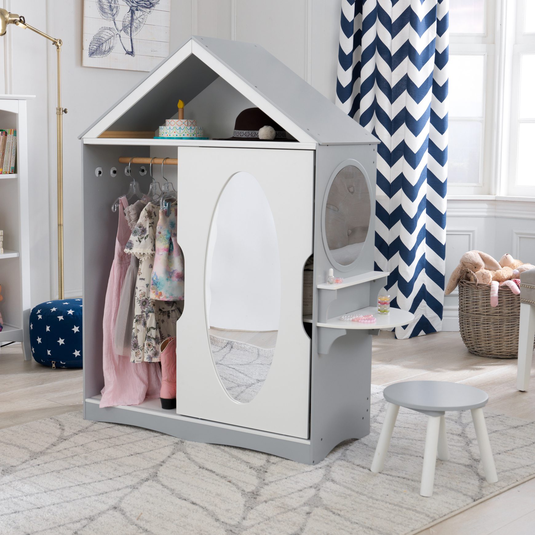 dress-up-armoire-and-vanity9 dress-up-armoire-and-vanity9