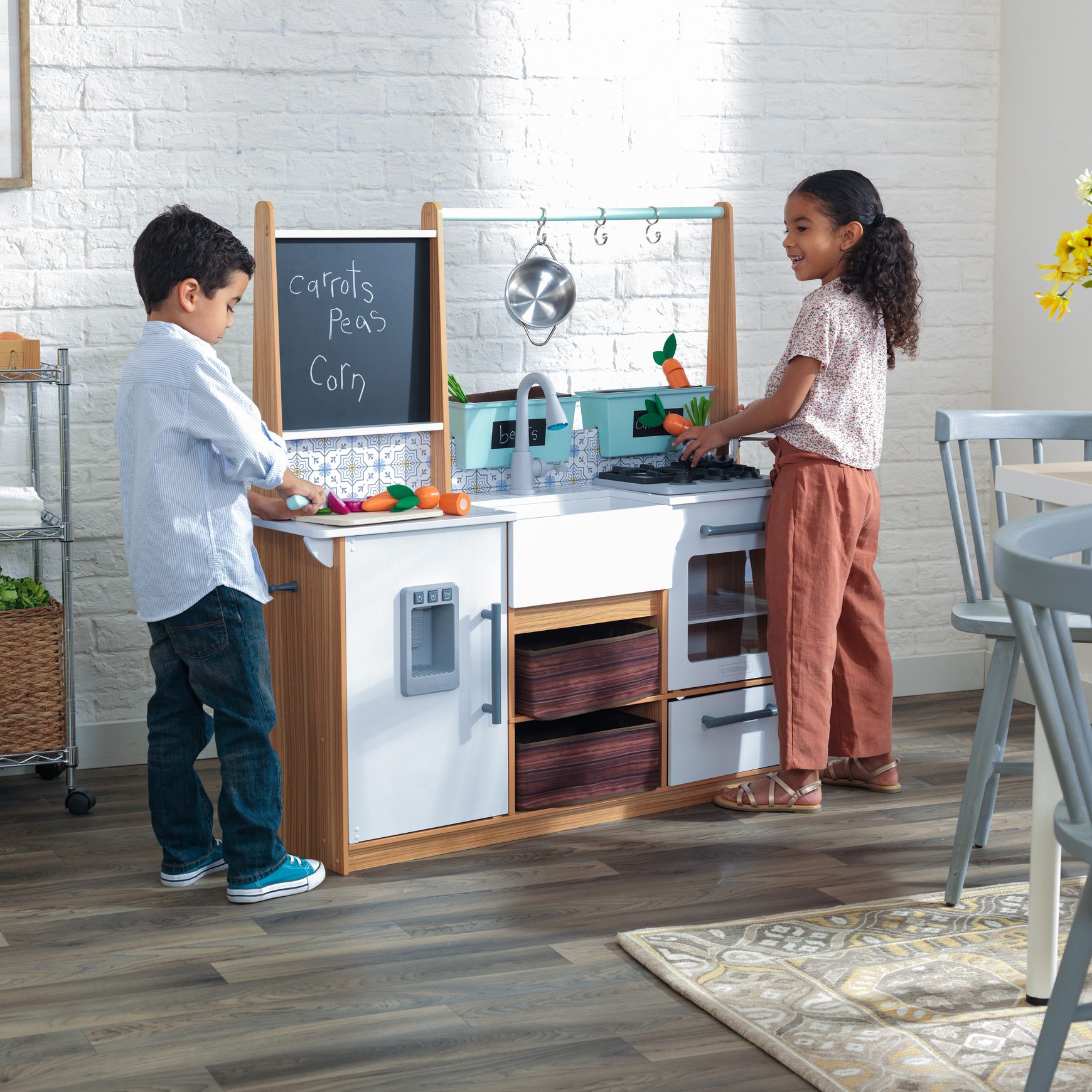 farmhouse-play-kitchen-with-ez-kraft-assembly4 farmhouse-play-kitchen-with-ez-kraft-assembly4