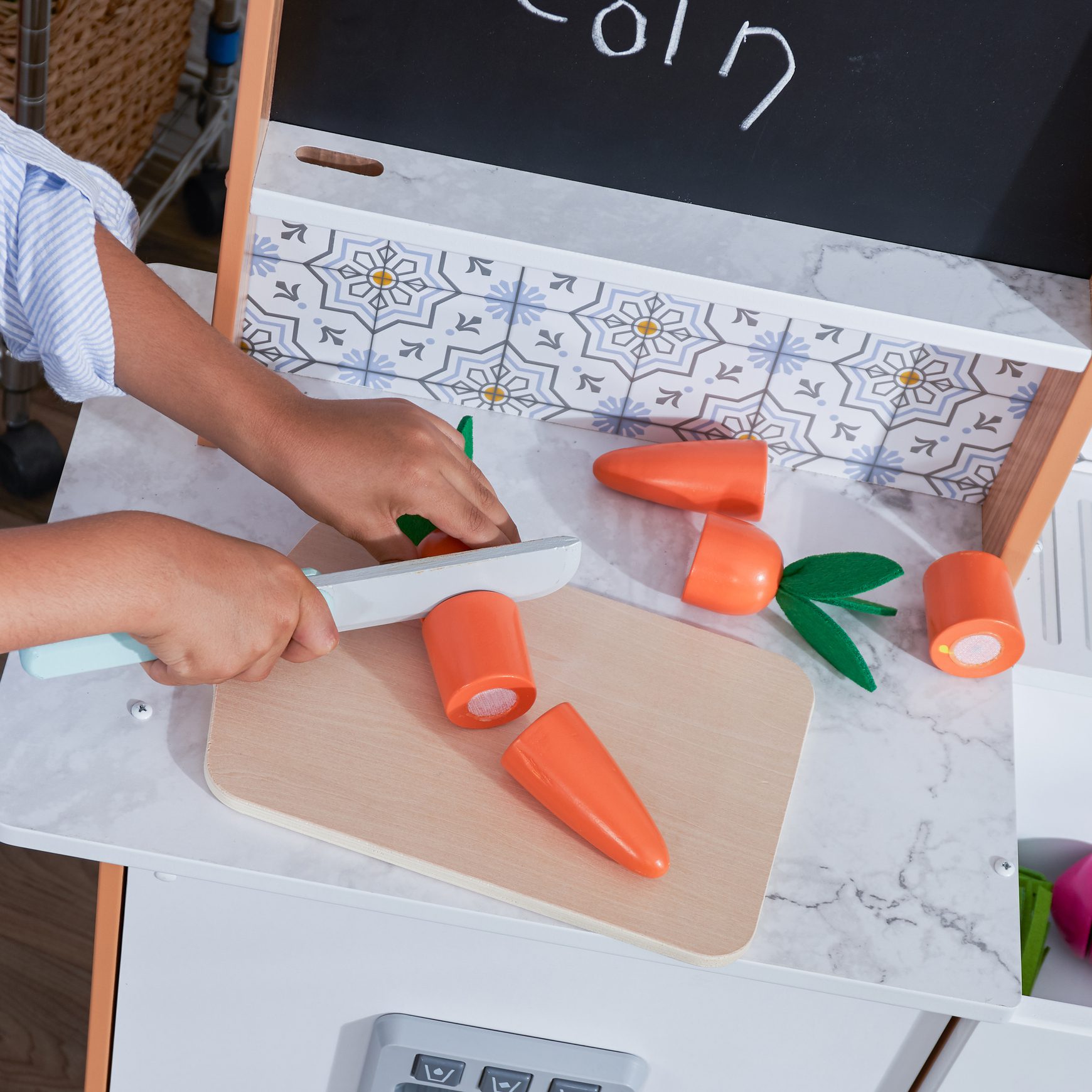 farmhouse-play-kitchen-with-ez-kraft-assembly8 farmhouse-play-kitchen-with-ez-kraft-assembly8