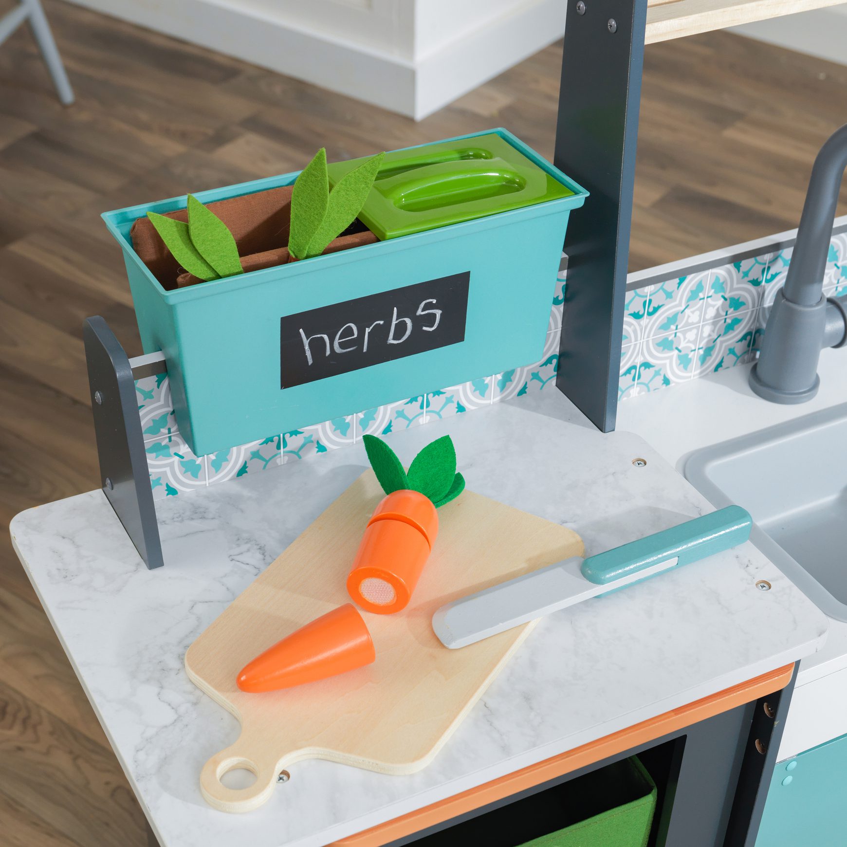 garden-gourmet-play-kitchen-with-ez-kraft-assembly6 garden-gourmet-play-kitchen-with-ez-kraft-assembly6