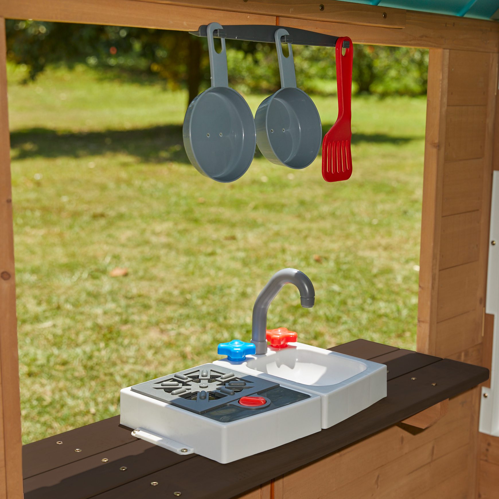 lakeside-bungalow-playhouse-fsc93 lakeside-bungalow-playhouse-fsc93