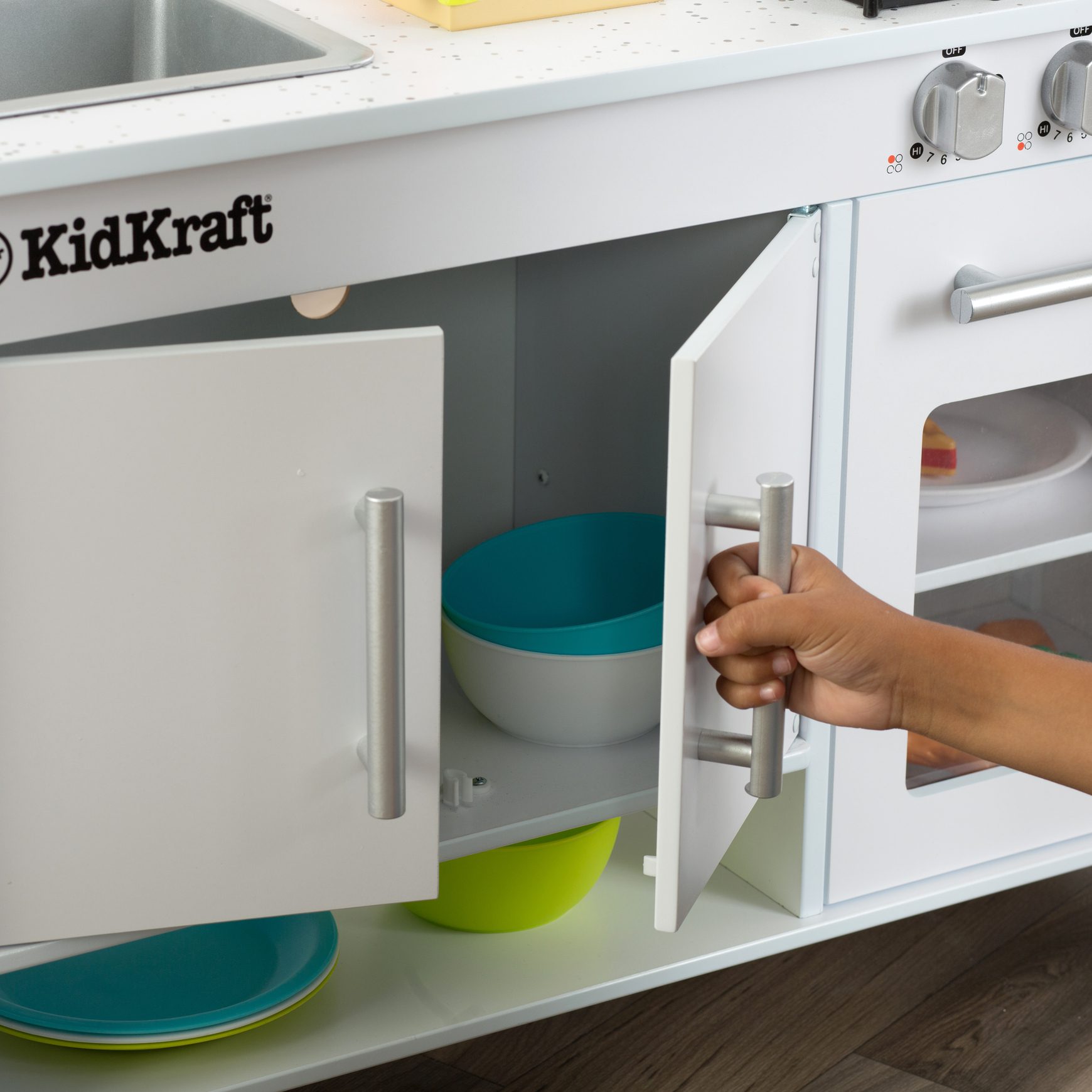 little-cook-s-work-station-kitchen6 little-cook-s-work-station-kitchen6