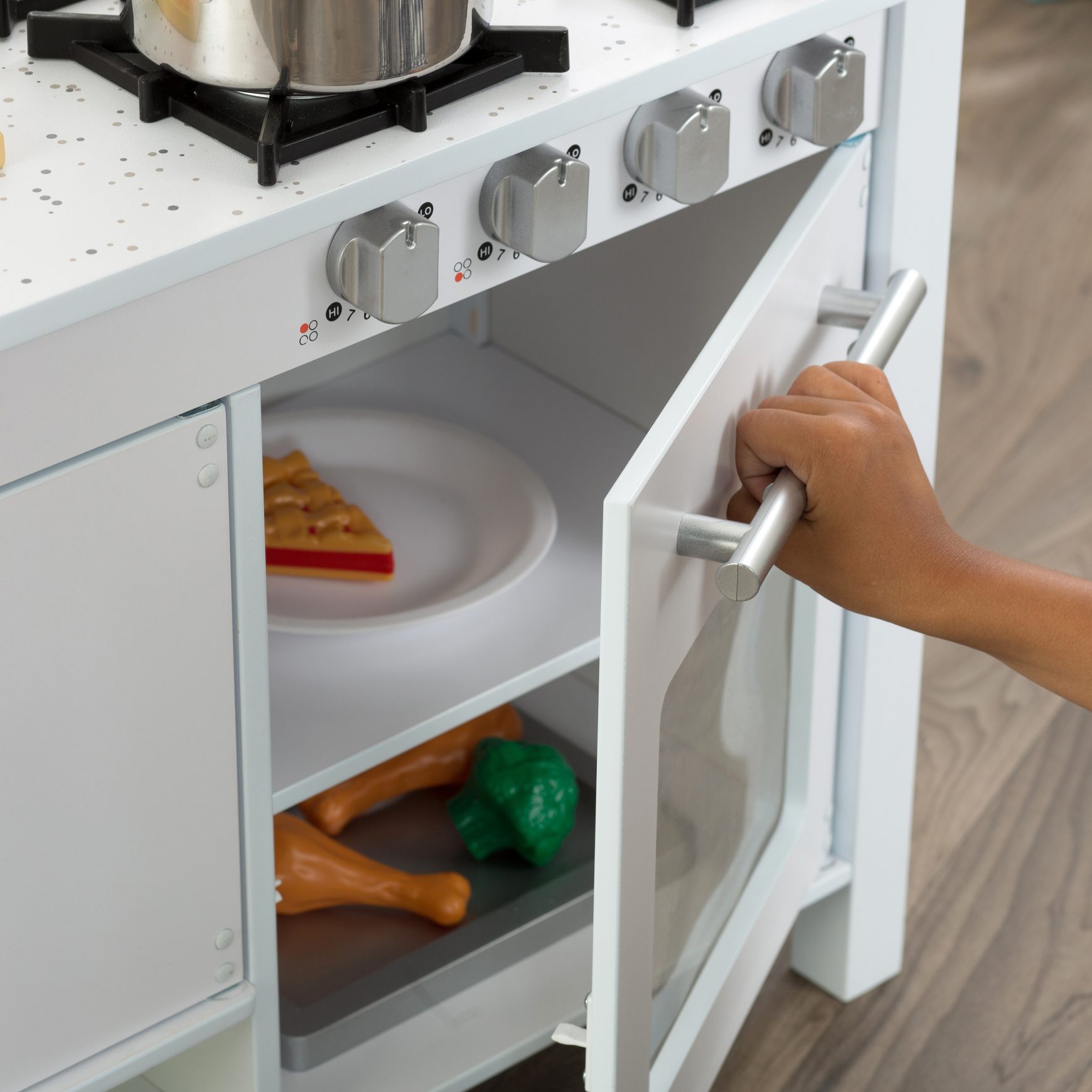 little-cook-s-work-station-kitchen9 little-cook-s-work-station-kitchen9
