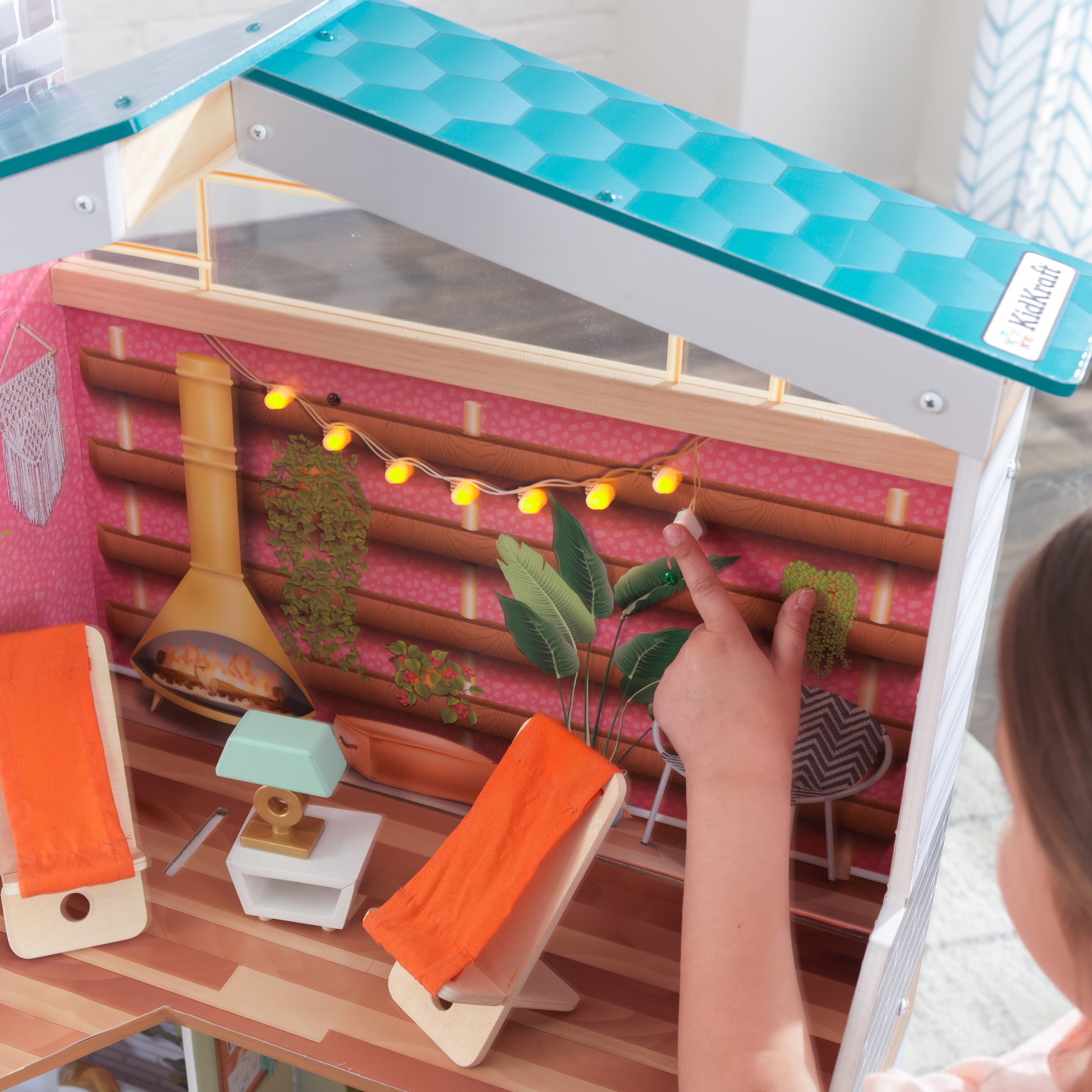 marlow-dollhouse-with-ez-kraft-assembly7 marlow-dollhouse-with-ez-kraft-assembly7