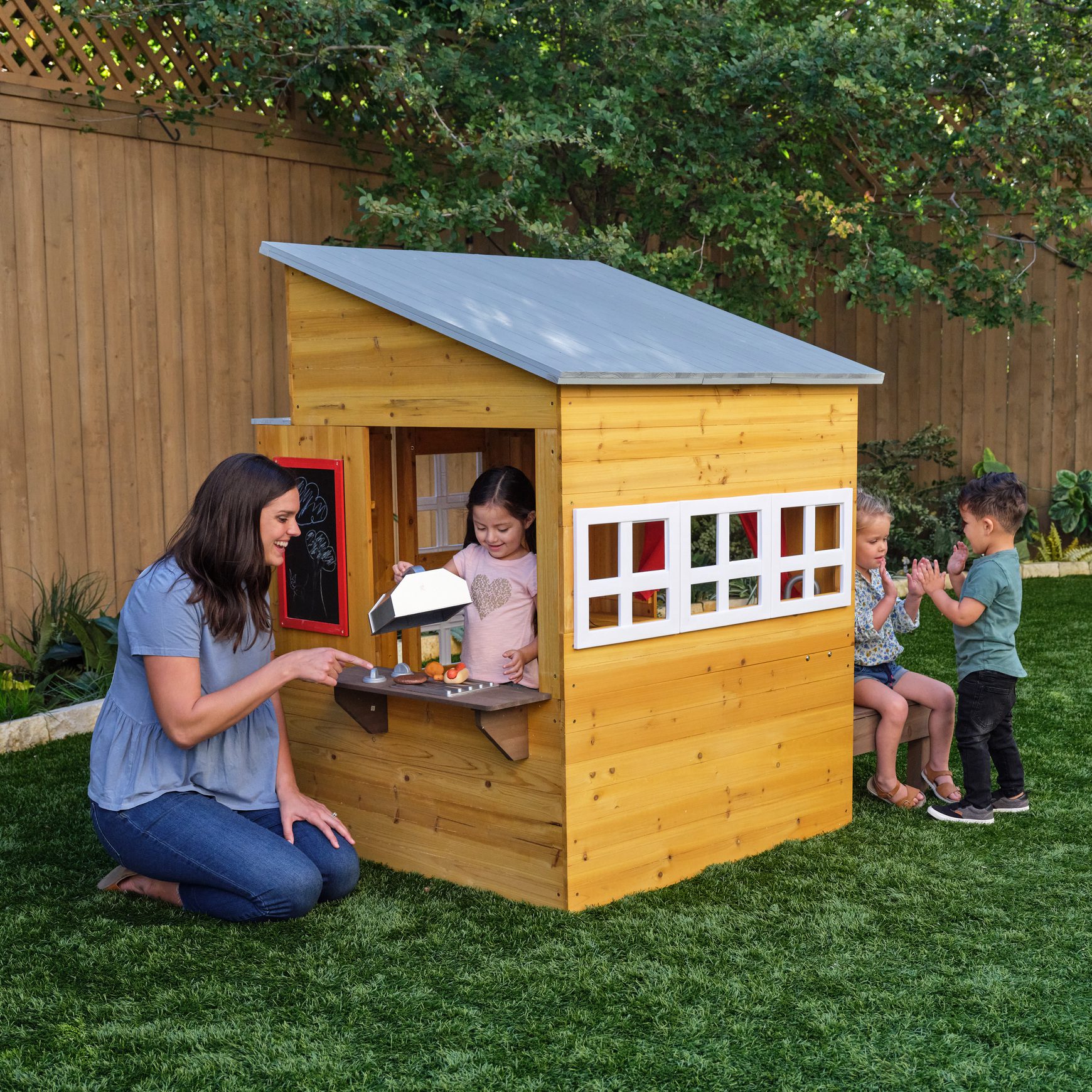 modern-outdoor-playhouse3 modern-outdoor-playhouse3