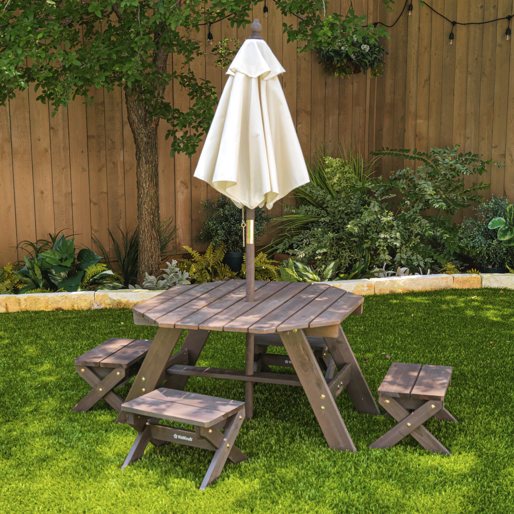 octagon-table-stools-umbrella-set-bear-brown-beige1 octagon-table-stools-umbrella-set-bear-brown-beige1