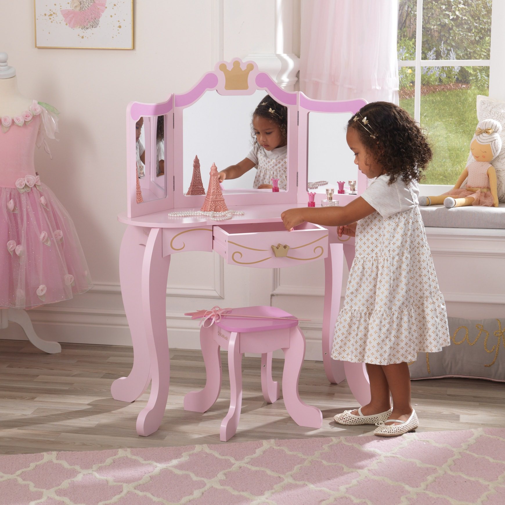 princess-vanity-stool3 princess-vanity-stool3