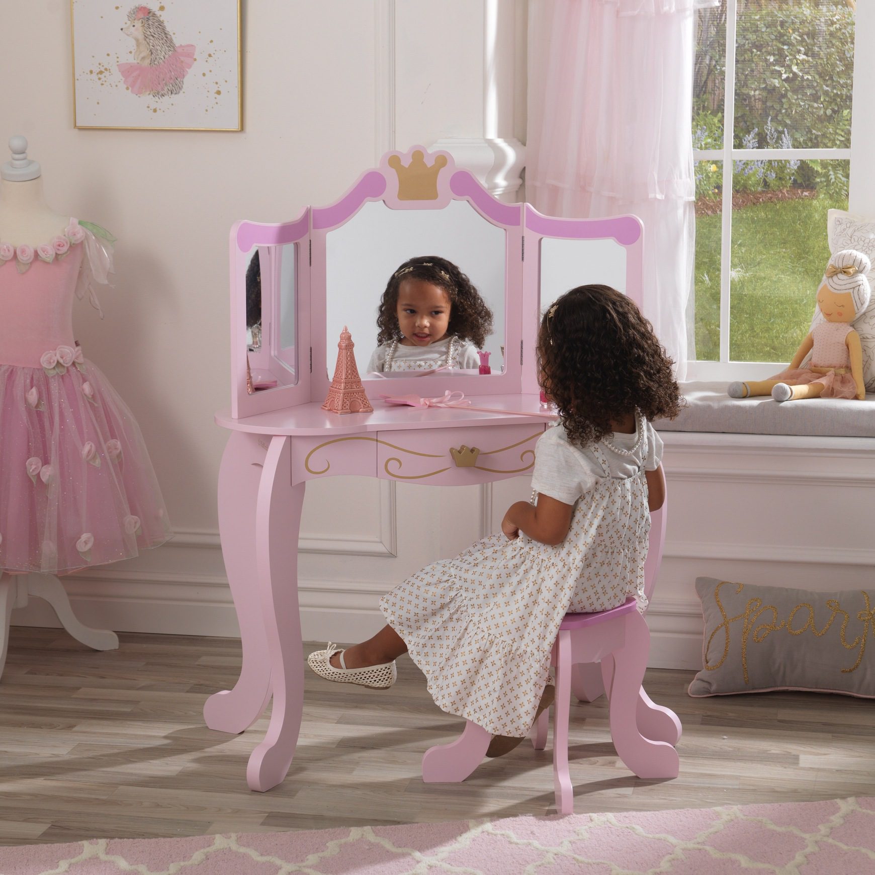princess-vanity-stool4 princess-vanity-stool4