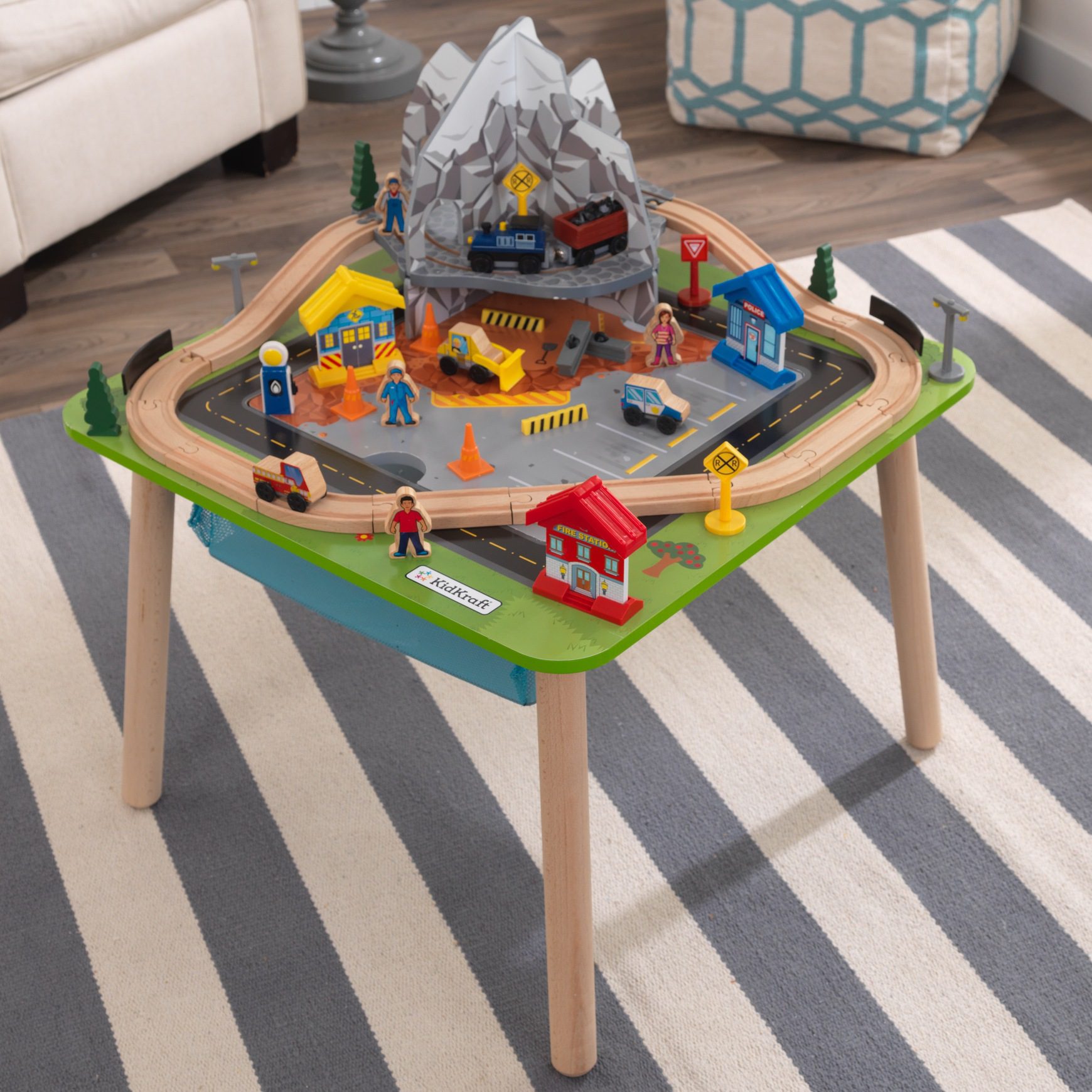 rocky-mountain-train-set-table4 rocky-mountain-train-set-table4