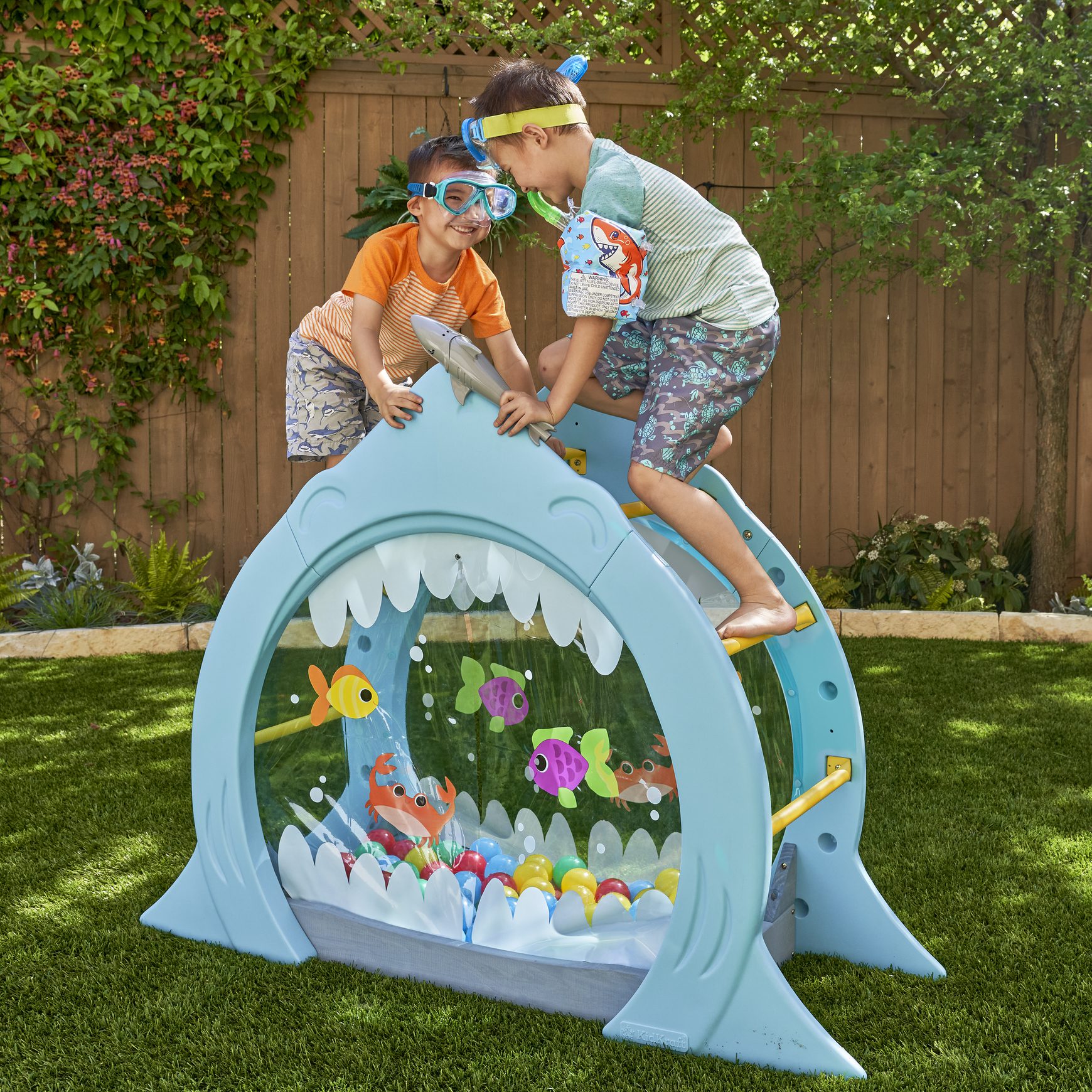 shark-escape-climber4 shark-escape-climber4