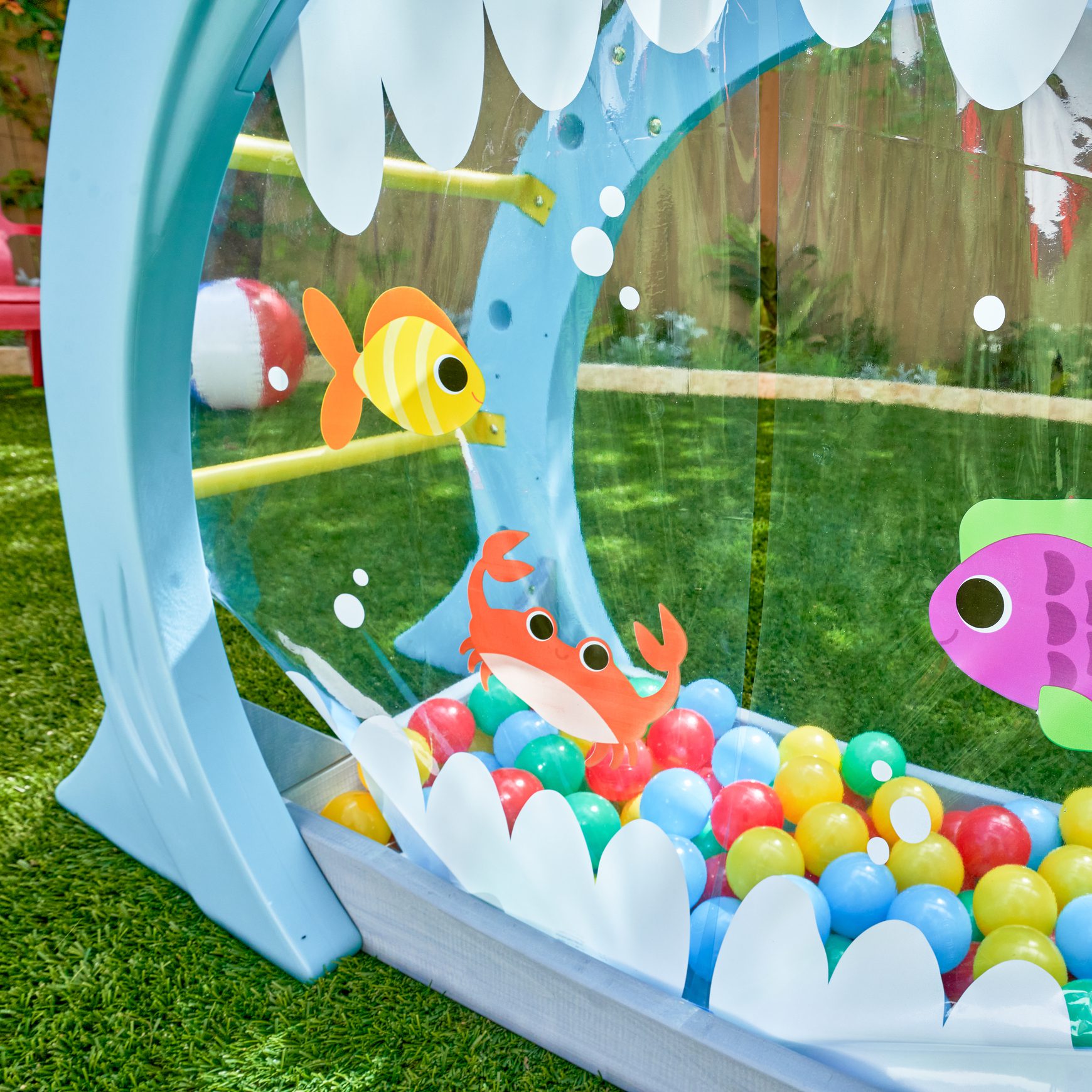 shark-escape-climber5 shark-escape-climber5