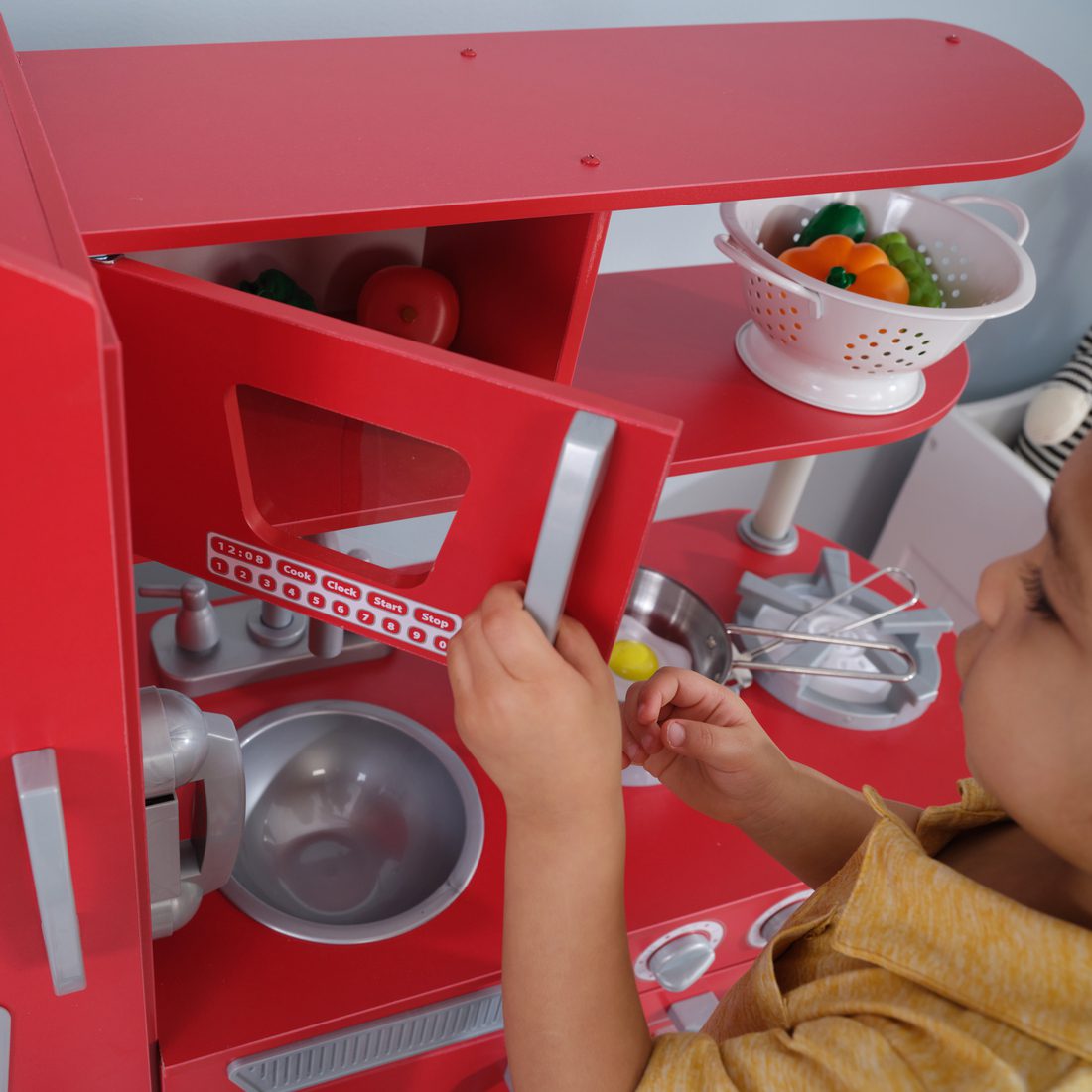 vintage-play-kitchen-red3 vintage-play-kitchen-red3