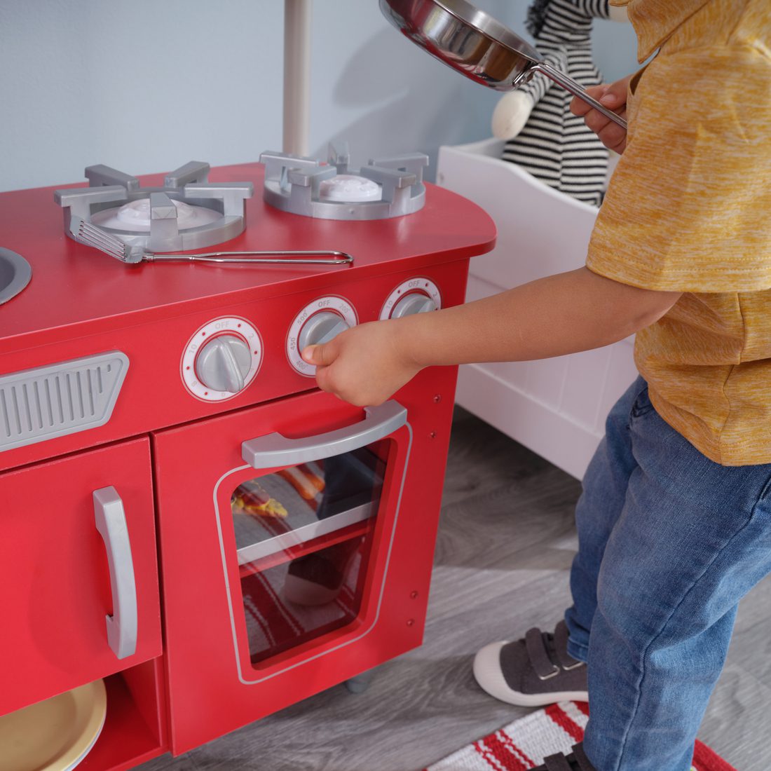 vintage-play-kitchen-red4 vintage-play-kitchen-red4